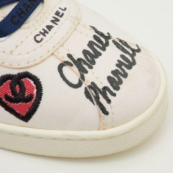 Chanel X Pharrell Cc Size 40 White Canvas Graffiti Print Low Top Sneakers - Picture 7 of 7